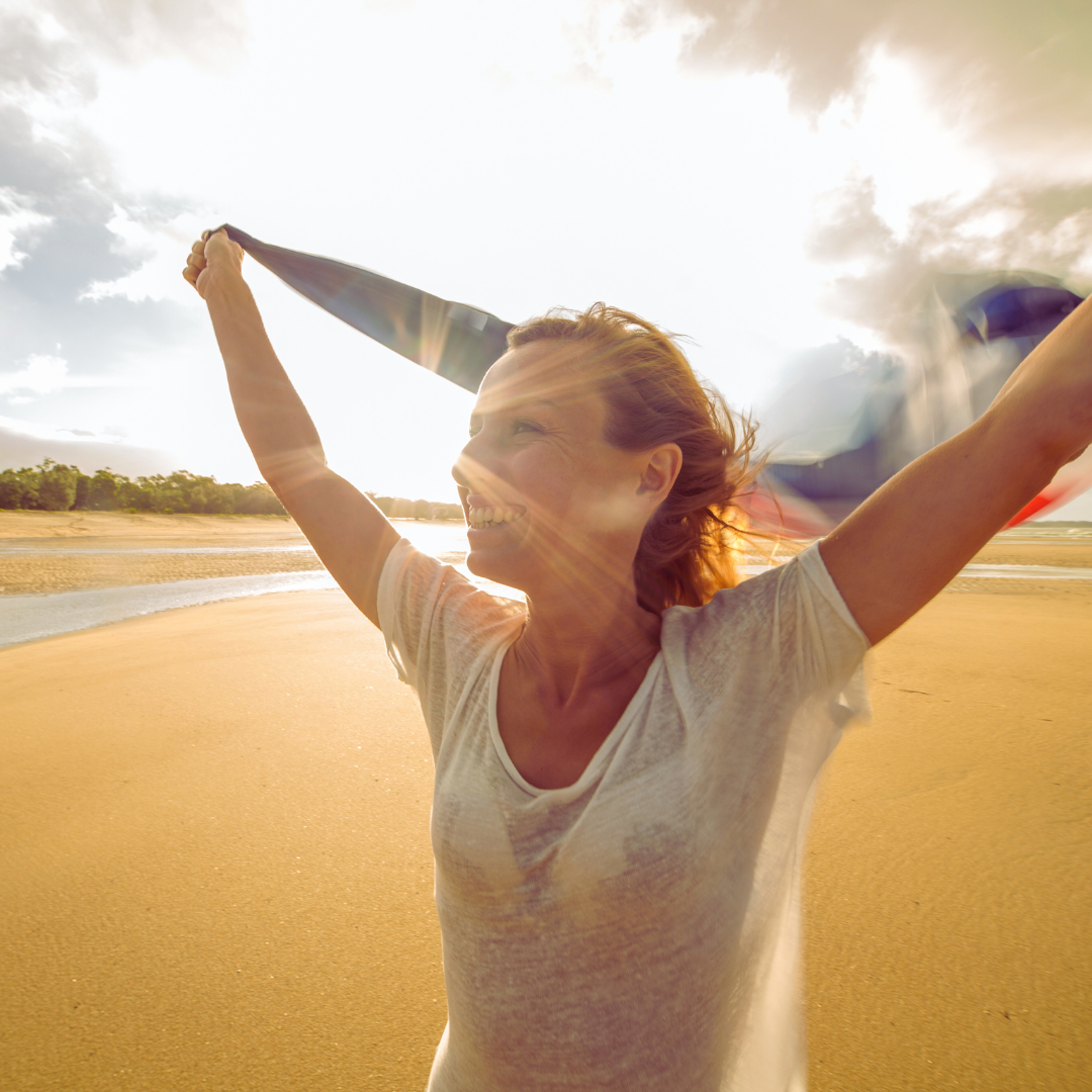 Atelier sur l'abondance et l'énergie. Femme joyeuse et en paix. 