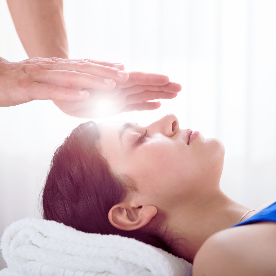 Soin Énergétique Reiki ideal dans un processus de retrouver énergie lors de très grande fatigue. Équilibrage des chakras. 